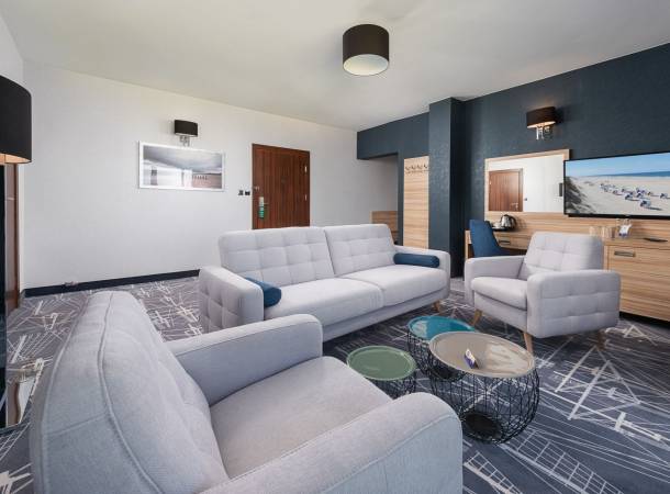 Commander`s Suite