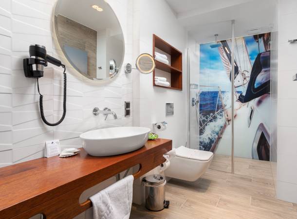 Commander`s Suite