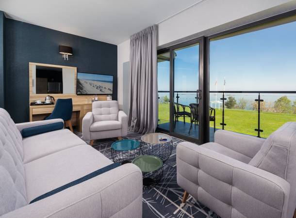 Commander`s Suite