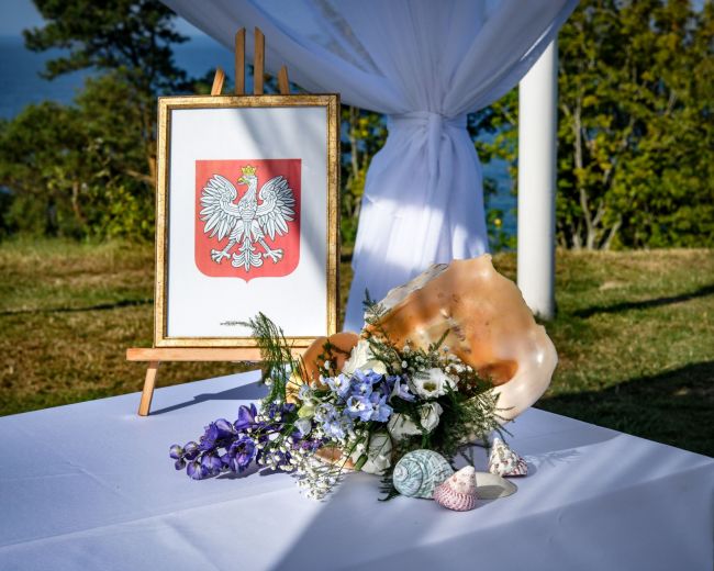 Wedding on a cliff