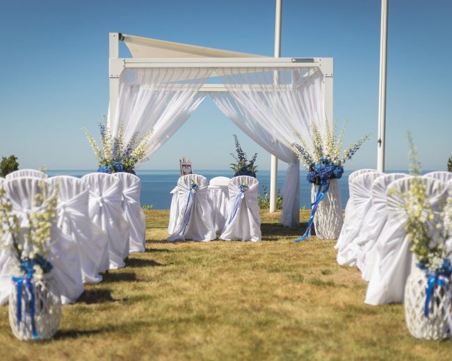Wedding on a cliff